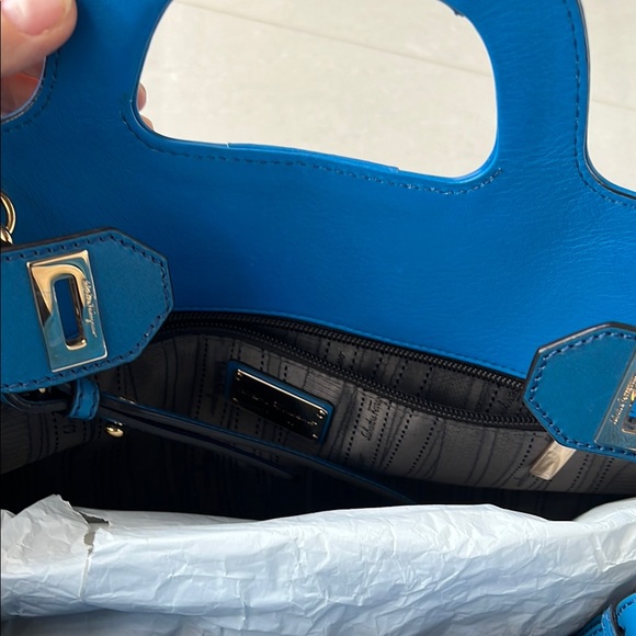 Salvatore Ferragamo Gancini Blue Leather 2 Way Handbag Like New Condition - Picture 4 of 15